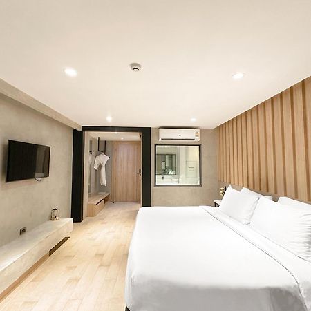 Loft Bangkok Hotel - Sha Extra Plus Exterior photo